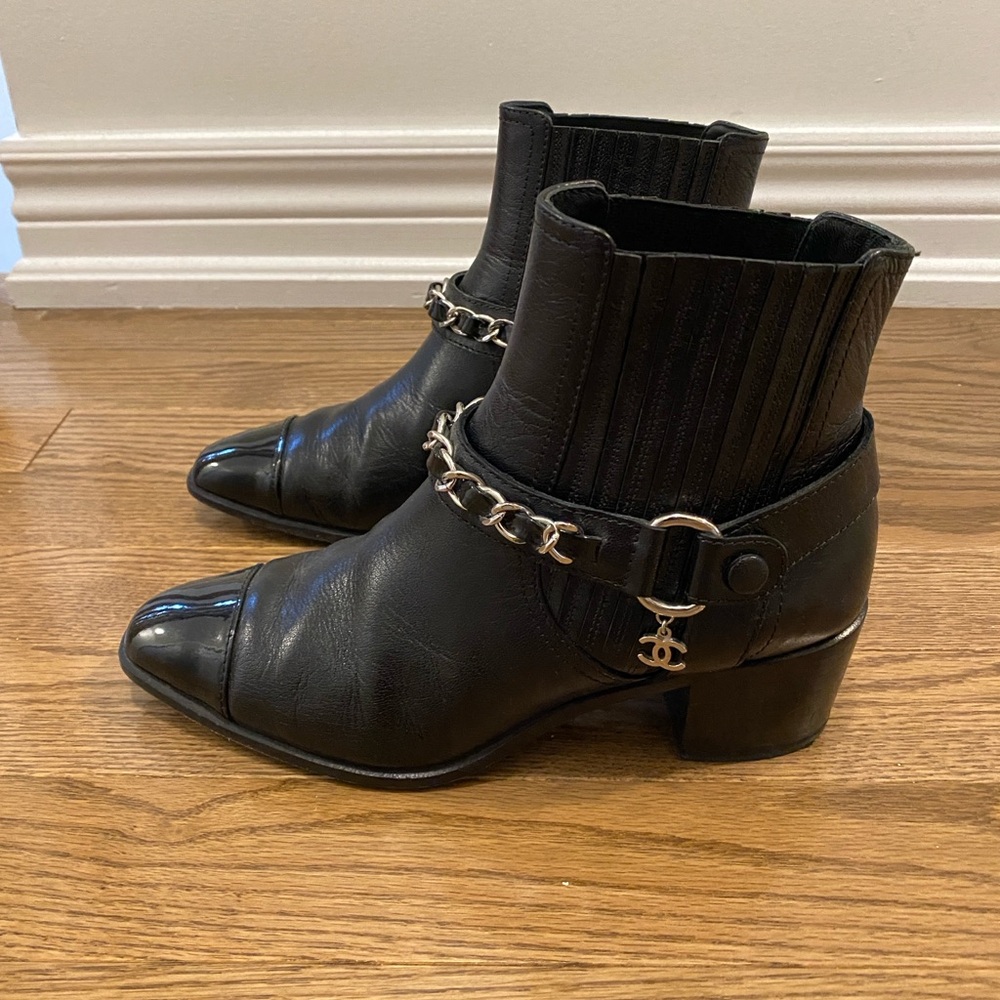 Black Leather Chanel Ankle Boots size 37